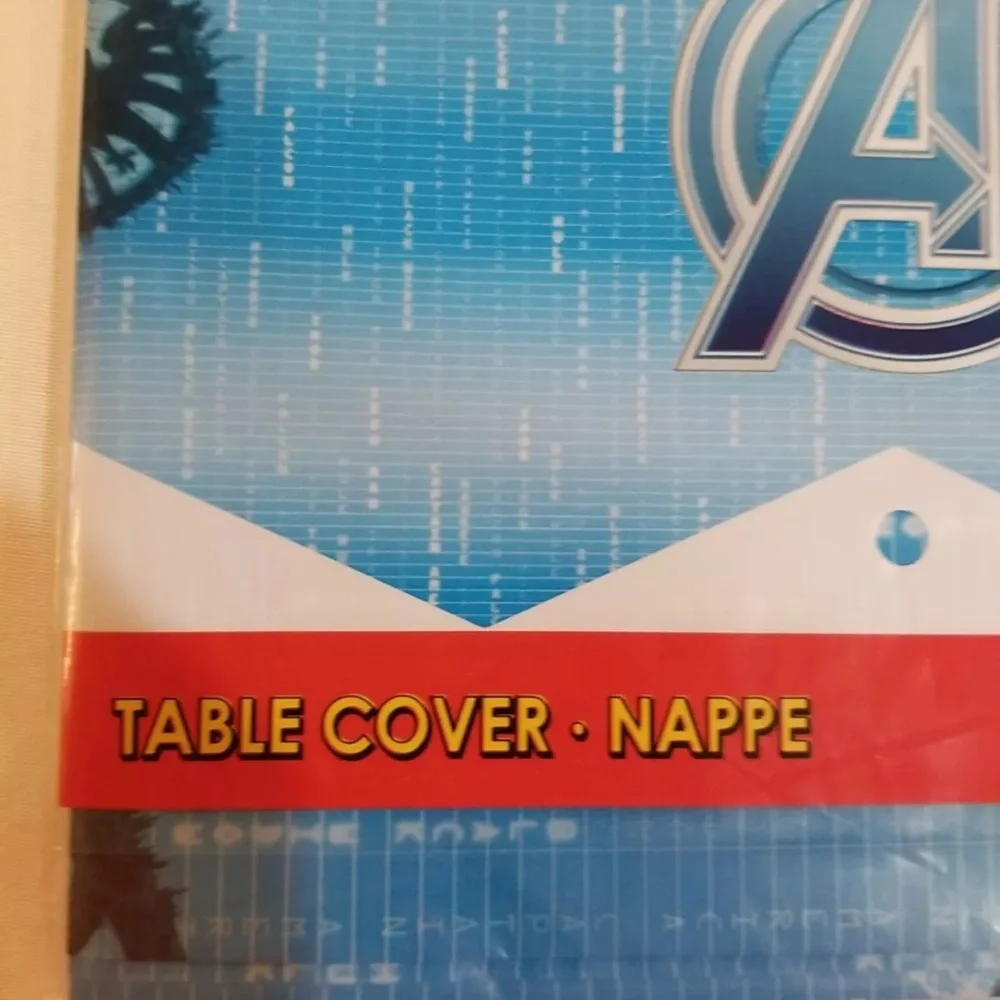 HALLMARK AVENGERS ASSEMBLE Plastic Table Cover Kids Birthday 54